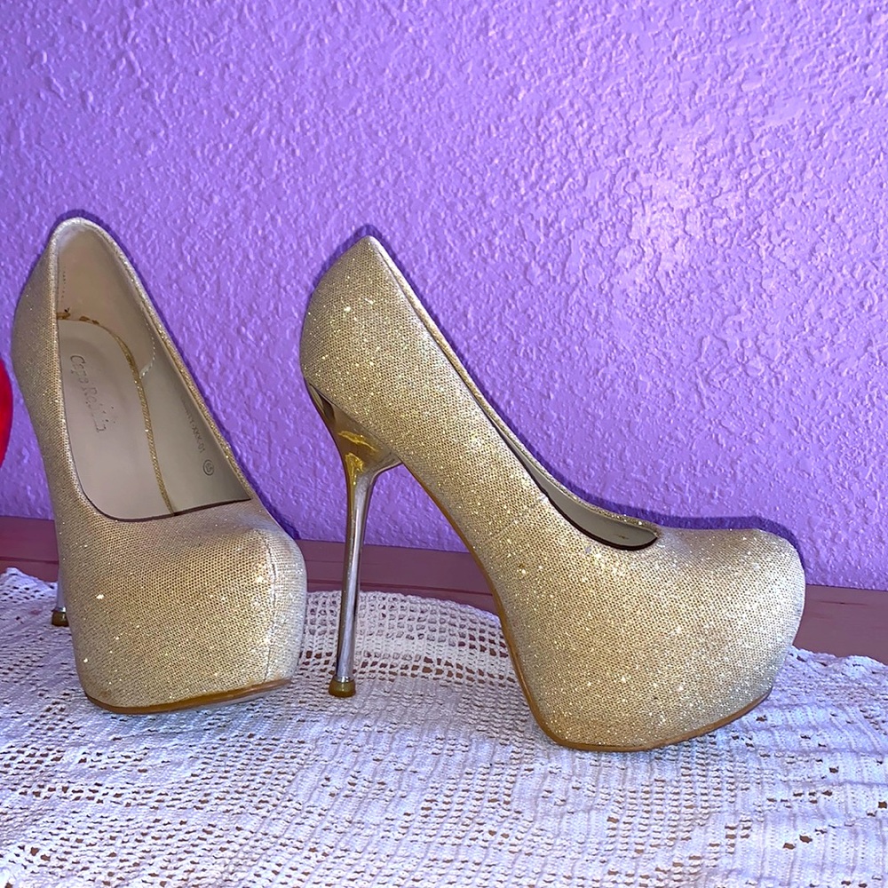 Size 6.5 gold glitter platform heels